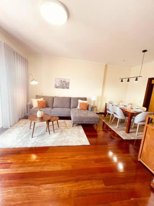 Seaview Apartment Walking To The Beach ฟุงชาล ภายนอก รูปภาพ