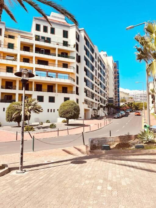Seaview Apartment Walking To The Beach ฟุงชาล ภายนอก รูปภาพ
