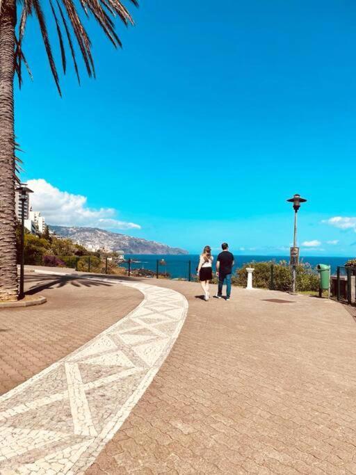 Seaview Apartment Walking To The Beach ฟุงชาล ภายนอก รูปภาพ
