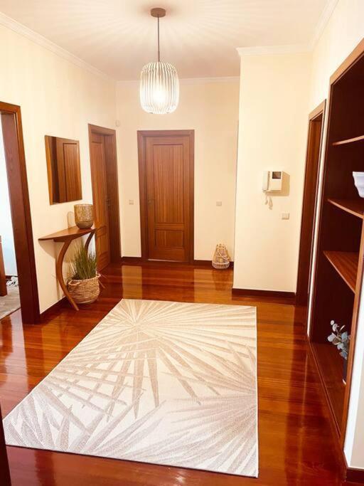 Seaview Apartment Walking To The Beach ฟุงชาล ภายนอก รูปภาพ