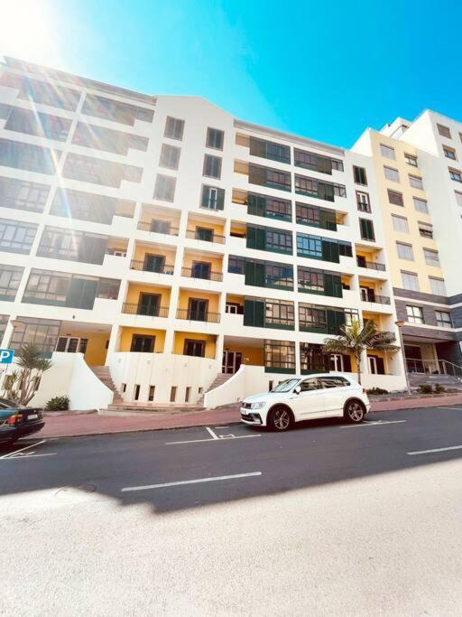 Seaview Apartment Walking To The Beach ฟุงชาล ภายนอก รูปภาพ